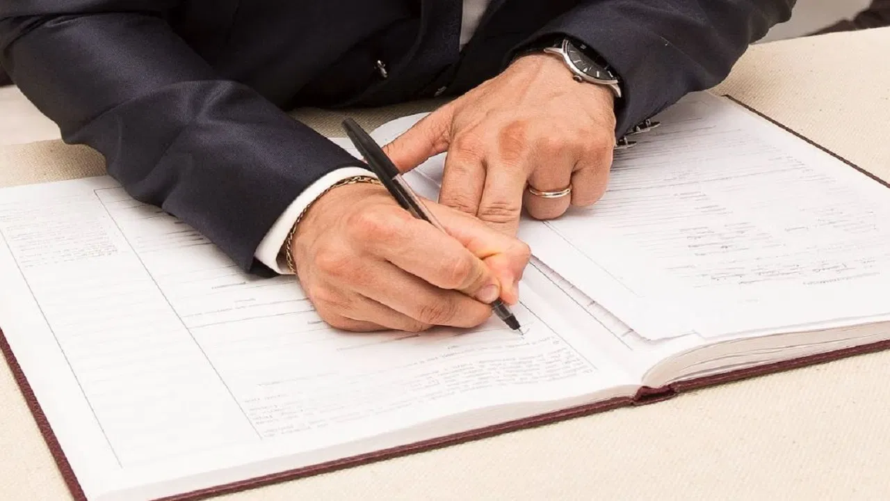 ‘मैं अपनी 4 करोड़ की प्रॉपर्टी…’, बेटियों ने मारा ऐसा ताना, पिता ने देवी को दान कर दी करोड़ों की संपत्ति