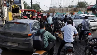 देवासनाका पर ब्रिज निर्माण और सर्विस रोड खराब, रेंग-रेंगकर निकलती हैं गाड़‍ियां