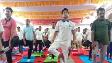 अंतर्राष्ट्रीय योग दिवस पर राजवाड़ा पर आयोजित हुआ कार्यक्रम, केंद्रीय मंत्री सिंधिया हुए शामिल