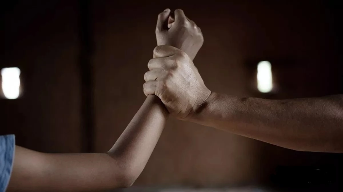 एयरटेल फाइबर लगाने घर में आया था टेक्नीशियन साहिल खान, महिला से कर दी छेड़छाड़, लोगों ने ऐसा पीटा कि होश ठिकाने आ गए