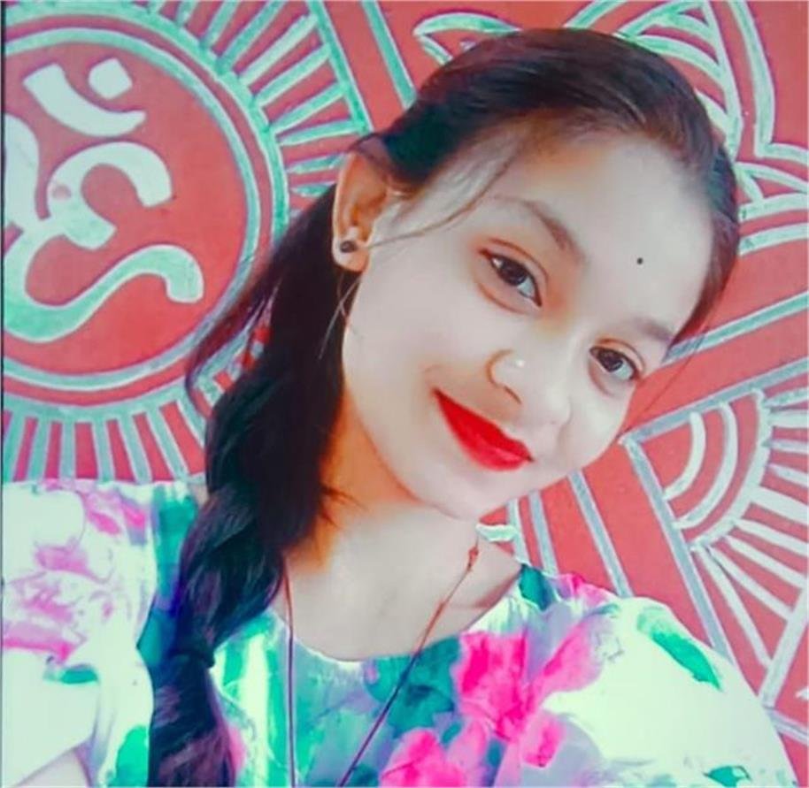 युवती गिरी तड़पी और हो गई मौत, ट्रक की धमक में उजड़ गया एक बाप का संसार…