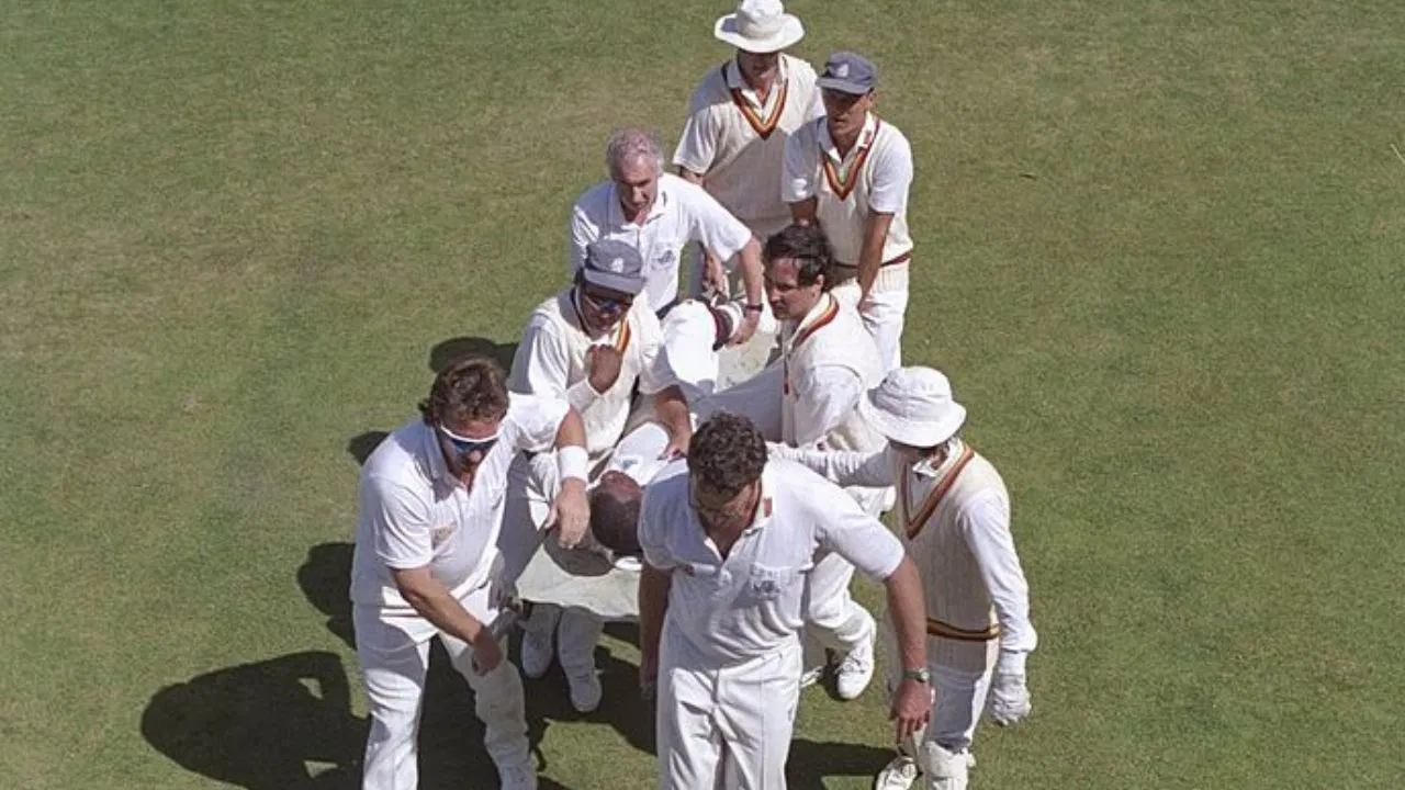 लीड्स टेस्ट के बीच इंग्लैंड के दिग्गज खिलाड़ी की मौत, क्रिकेट जगत में पसरा मातम लीड्स टेस्ट के बीच इंग्लैंड के दिग्गज खिलाड़ी की मौत, क्रिकेट जगत में पसरा मातम