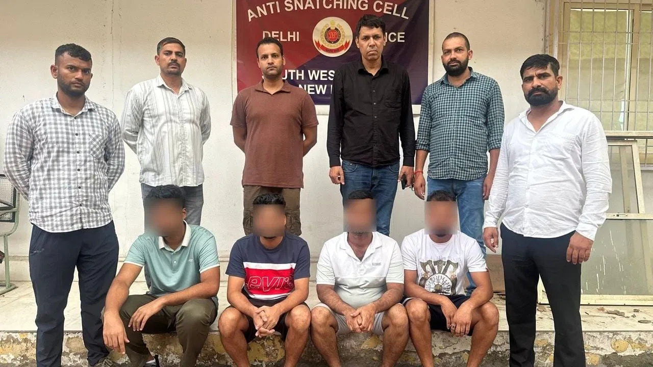 होटलों में बना रखा था ठिकाना… दिल्ली पुलिस ने अवैध बांग्लादेशियों पर ऐसे कसा शिकंजा