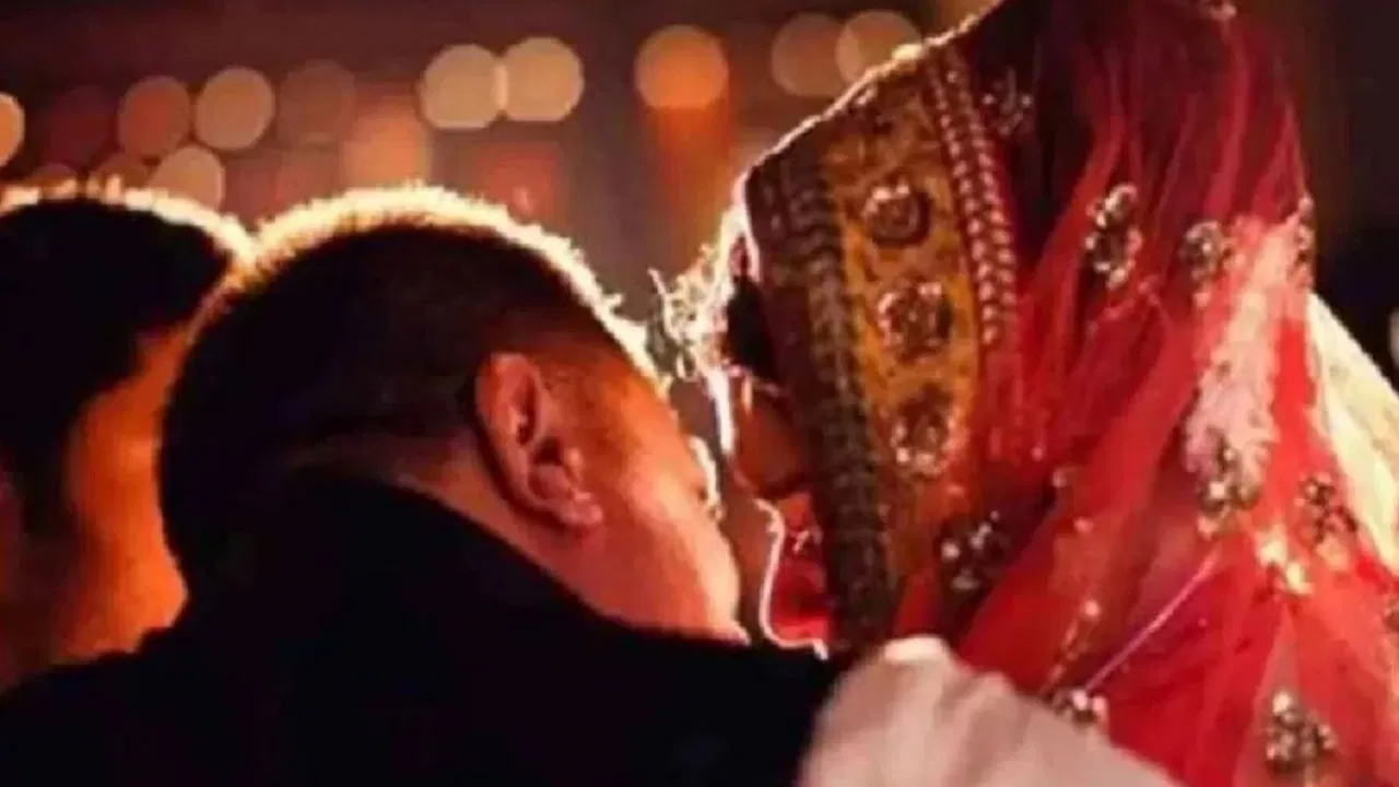 ससुर ने चुपके से भगा ली बेटे की दुल्हनिया, 8 दिन बाद बहू संग शादी करके लौटा तो… गजब की है ये लव स्टोरी