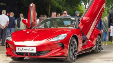 देश में सबसे सस्ती ई-कार बेचने वाली कंपनी ने खोला लग्जरी कार का पहला शोरूम, यहां ये मॉडल बेचेगी