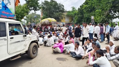 खरगोन में 5 बोरी खाद के लिए किसान कर रहे रतजगा, टोकन मिलने के बाद भी तीन दिन का इंतजार