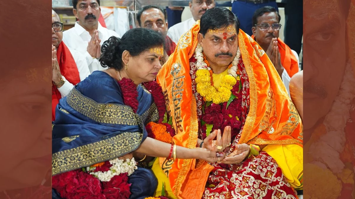 सावन में महाकाल के दरबार में सीएम मोहन यादव ने की विशेष पूजा, मांगी प्रदेशवासियों के लिए खुशहाली सावन में महाकाल के दरबार में सीएम मोहन यादव ने की विशेष पूजा, मांगी प्रदेशवासियों के लिए खुशहाली