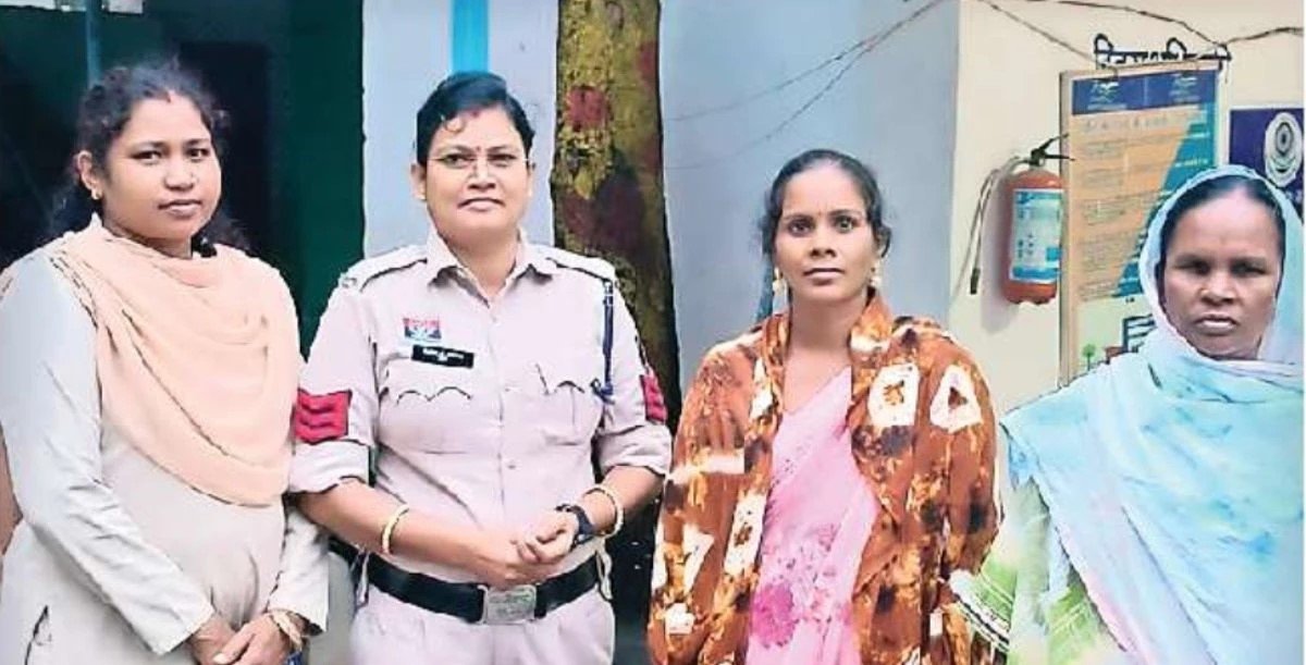 ‘ऑपरेशन तलाश’ से लौटी परिवारों की खुशियां, पुलिस ने 52 गुमशुदा लोगों को खोज निकाला ‘ऑपरेशन तलाश’ से लौटी परिवारों की खुशियां, पुलिस ने 52 गुमशुदा लोगों को खोज निकाला