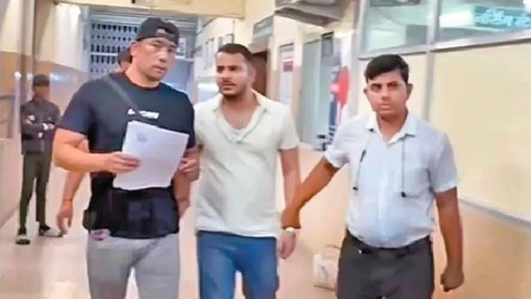 राजा रघुवंशी के परिवार ने उठाया सवाल- सोनम रघुवंशी की मदद करने वाले एक-एक कर कैसे छूट रहे? राजा रघुवंशी के परिवार ने उठाया सवाल- सोनम रघुवंशी की मदद करने वाले एक-एक कर कैसे छूट रहे?