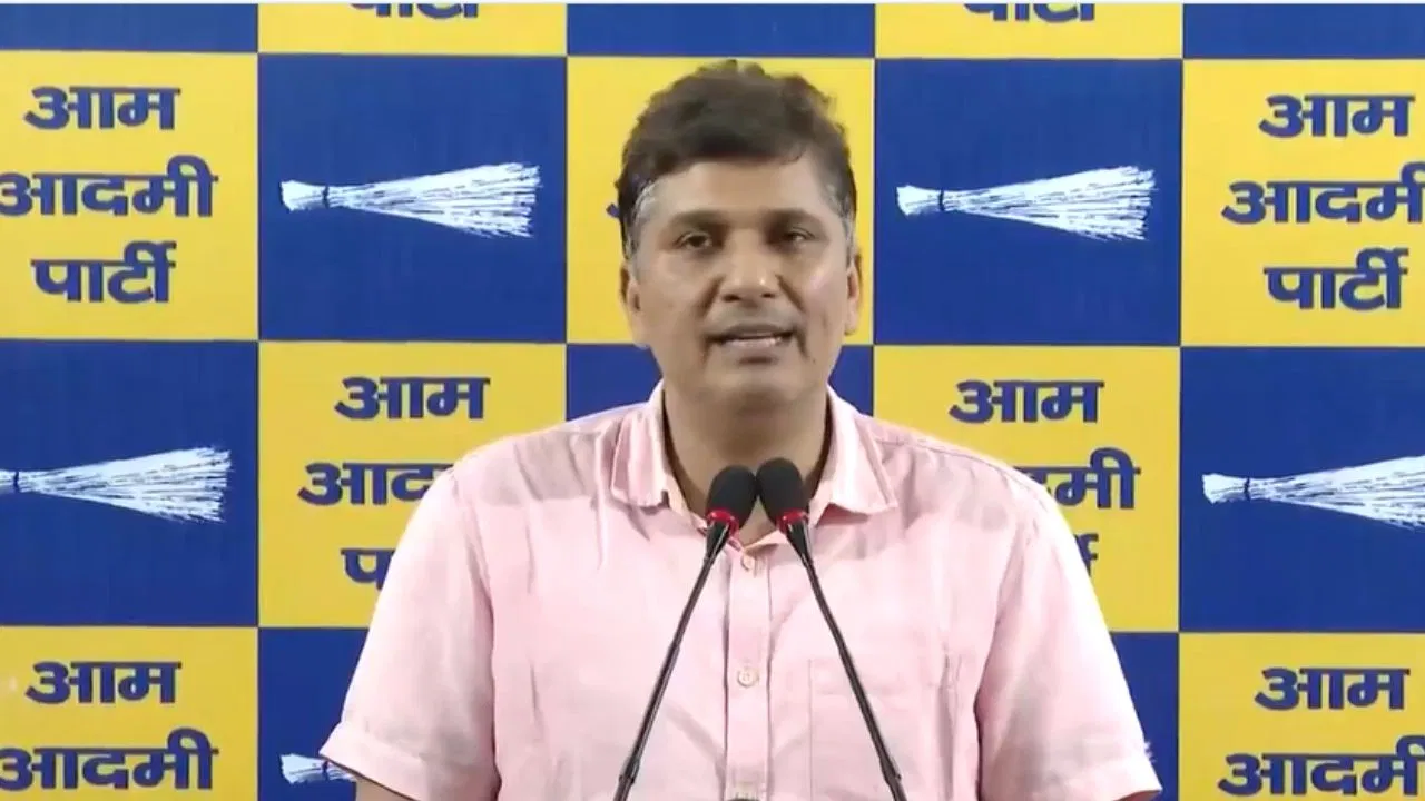पुरानी गाड़ियों पर बैन मिलीभगत का नतीजा… AAP नेता सौरभ भारद्वाज ने BJP पर लगाया आरोप