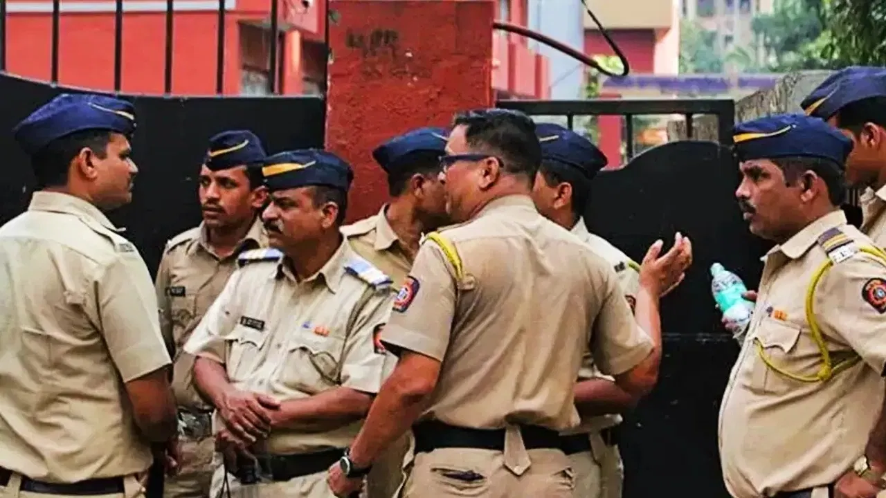 ‘घर पर कोई नहीं है फांसी लगा…’ युवती ने युवक को खुदकुशी के लिए उकसाया, केस दर्ज ‘घर पर कोई नहीं है फांसी लगा…’ युवती ने युवक को खुदकुशी के लिए उकसाया, केस दर्ज