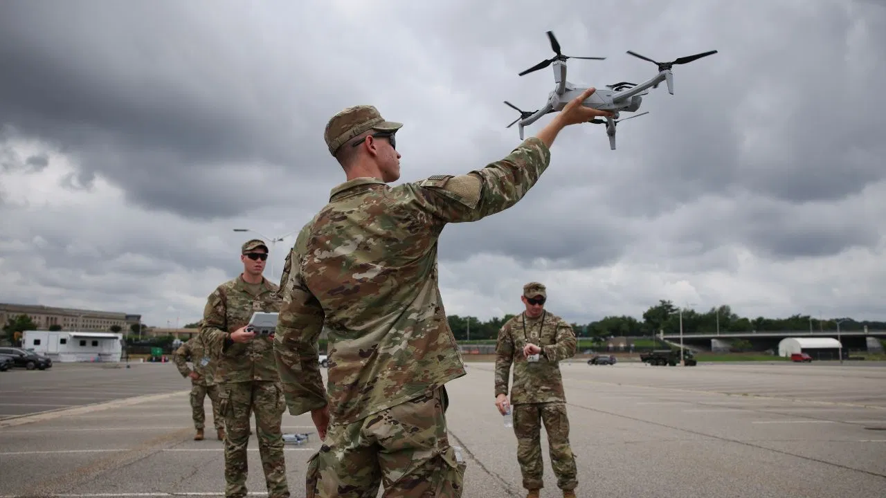 शरीर में ड्रोन लटकाकर घूमेंगे अमेरिकी सैनिक, US के सेफ हाउस से आया फरमान