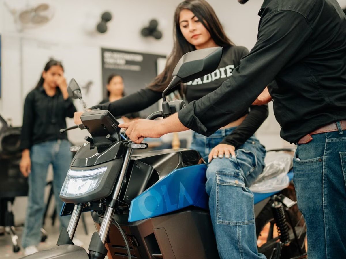 फुल चार्ज पर 252Km दौड़ने वाली इस इलेक्ट्रिक बाइक की डिलिवरी देशभर में शुरू, टॉप स्पीड 125Km/h फुल चार्ज पर 252Km दौड़ने वाली इस इलेक्ट्रिक बाइक की डिलिवरी देशभर में शुरू, टॉप स्पीड 125Km/h