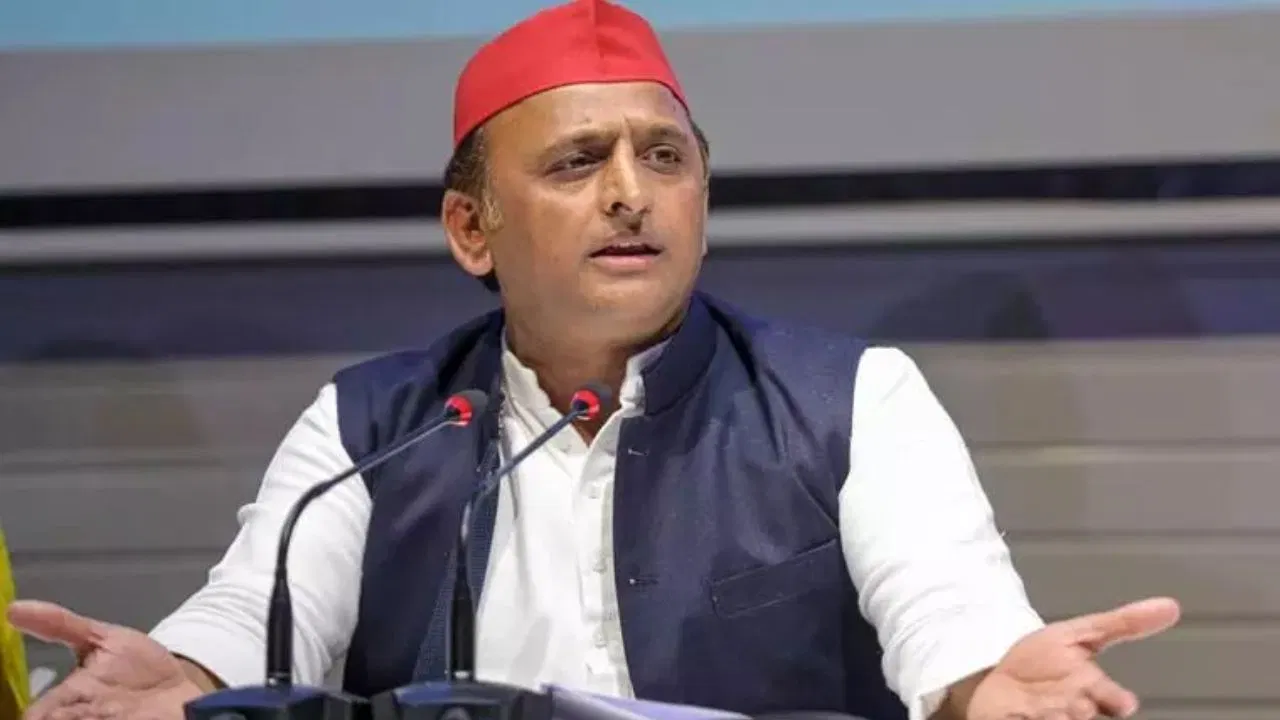 अखिलेश यादव ने आजमगढ़ में बनाया नया घर… गृह प्रवेश से पहले ब्राह्मणों ने कर दिया विरोध