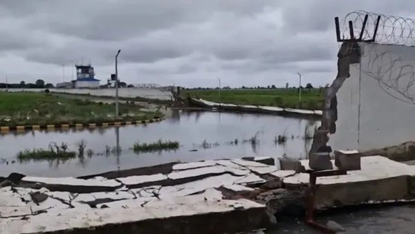 उद्घाटन के 9 महीने बाद ही रीवा एयरपोर्ट का ये हाल, बारिश में गिरी बाउंड्रीवाल… 500 करोड़ के प्रोजेक्ट पर उठे सवाल