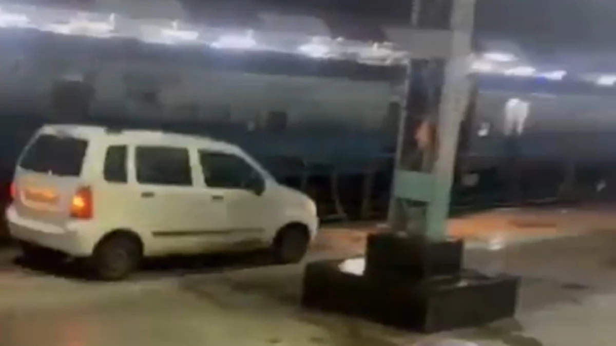 Bhopal में यह क्‍या हो गया! रेलवे प्लेटफार्म पर दौड़ी कार, आरपीएफ देखती रही, देखें वीडियो