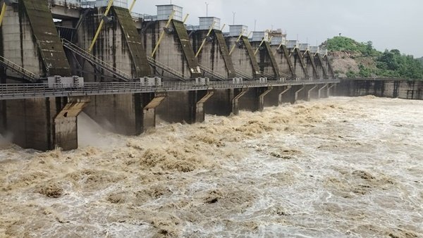 मध्य प्रदेश के 36 जिलों में आज भारी की चेतावनी, पचमढ़ी में जमकर बरसे बादल