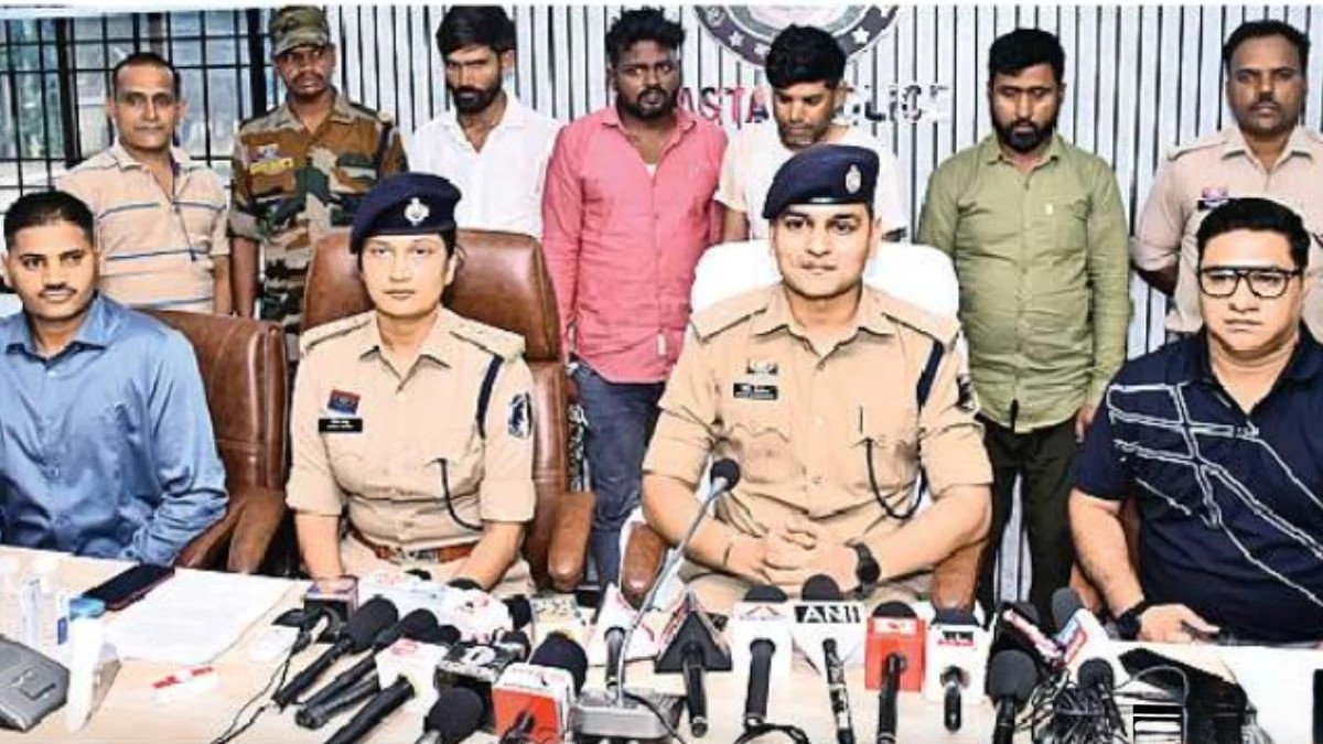 पुलिस ने 3 शातिर ठगों को किया गिरफ्तार, मंबुई में छिपे हुए थे आरोपी
