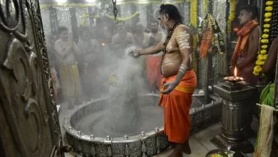 श्रावण मास के पहले दिन महाकाल का दर्शन और आशीर्वाद पाने उमड़ी भक्तों की भीड़