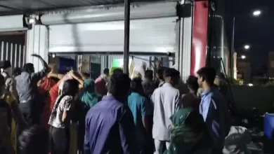 इंदौर के नंदबाग में शराब दुकान पर रहवासियों ने बोला हमला, पथराव और तोड़फोड़