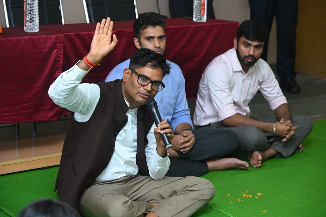 CG News: प्रयास आवासीय विद्यालय को मॉडल विद्यालय बनाने के लिए कार्य करें- वित्त मंत्री ओ.पी.चौधरी