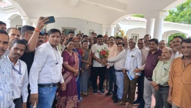 CG News: शिक्षा मंत्री यादव को टीचर्स एसोसिएशन ने सौंपा 10 सूत्रीय मांग पत्र, ई संवर्ग प्राचार्य काउंसिलिंग इसी माह