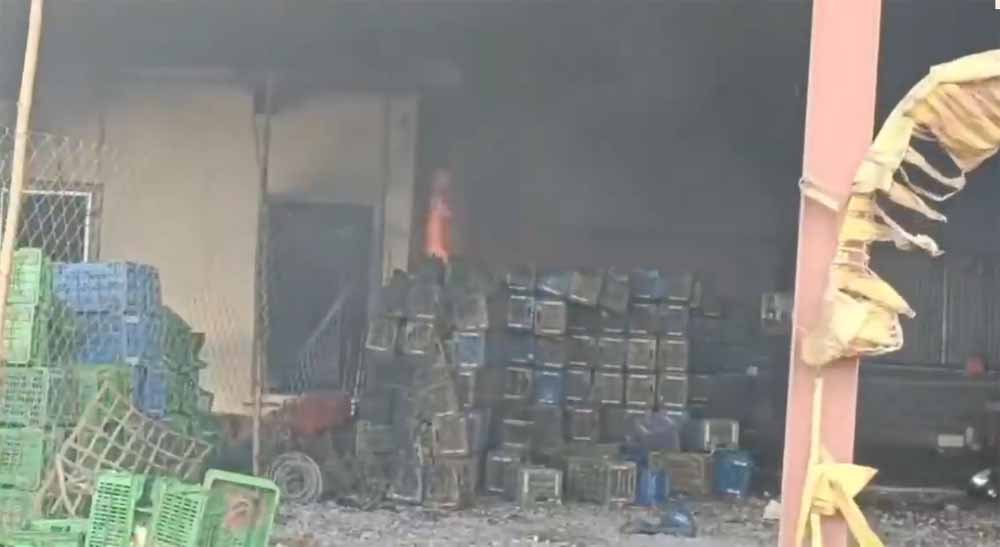 सब्जी मंडी में लगी भीषण आग से मचा हाहाकार