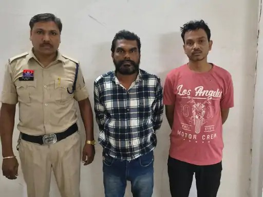 पटवारी के यूर्जर ID से भुईया पोर्टल में छेड़खानी:आरोपियों ने 36 लाख का फर्जी लोन निकाला; 2 आरोपी गिरफ्तार पटवारी के यूर्जर ID से भुईया पोर्टल में छेड़खानी:आरोपियों ने 36 लाख का फर्जी लोन निकाला; 2 आरोपी गिरफ्तार