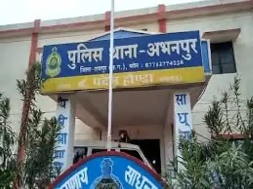 रायपुर में प्राइवेट कंपनी के मैनेजर के घर चोरी:घर में ताला लगाकर रिश्तेदार के घर गए थे, सोने-चांदी के गहने और कैश पार