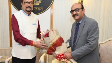 CG News-राज्यपाल रमेन डेका से नव नियुक्त मुख्य सचिव विकास शील ने सौजन्य भेंट की
