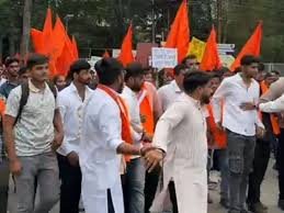 बिलासपुर की सेंट्रल यूनिवर्सिटी में बिहार के छात्र की संदिग्ध मौत पर बवाल, ABVP ने किया घेराव — कार्रवाई और जांच की उठाई मांग बिलासपुर की सेंट्रल यूनिवर्सिटी में बिहार के छात्र की संदिग्ध मौत पर बवाल, ABVP ने किया घेराव — कार्रवाई और जांच की उठाई मांग
