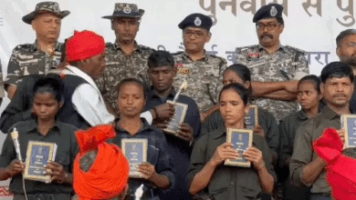 21 नक्सलियों का सरेंडर, 18 हथियार डाले:मांझियों ने गुलाब देकर स्वागत किया, कांकेर का माड़-डिवीजन खाली; IG बोले- छिपे नक्सली भी सरेंडर करें