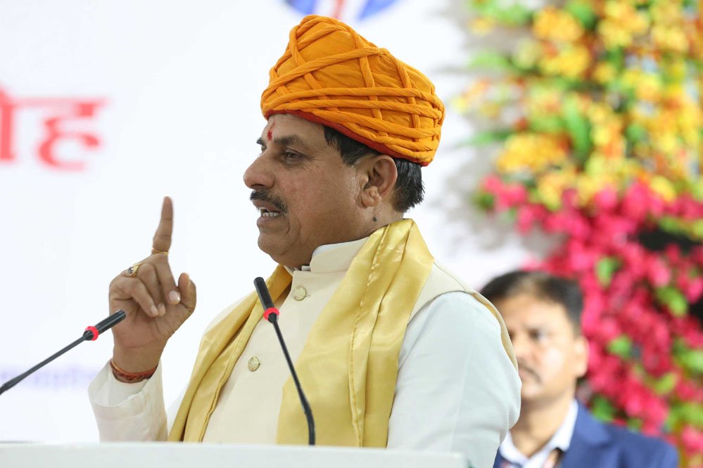 डॉ. मोहन यादव इंदौर पहुंचे — 8 करोड़ रुपए की फूड एंड ड्रग लैब का उद्घाटन और शहर को मिलेंगी नई विकास सुविधाएँ