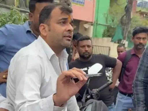 बिलासपुर में विवादित जमीन का सीमांकन का विरोध:आरोप-भू-माफियाओं के दबाव में आरआई, नियमों का भी नहीं किया पालन, दूसरे पक्ष ने कहा- सीमांकन सही बिलासपुर में विवादित जमीन का सीमांकन का विरोध:आरोप-भू-माफियाओं के दबाव में आरआई, नियमों का भी नहीं किया पालन, दूसरे पक्ष ने कहा- सीमांकन सही