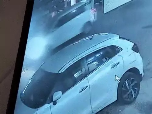 छत्तीसगढ़ में कारोबारियों के घर ACB-EOW की रेड:रायपुर, दुर्ग, धमतरी, राजनांदगांव में छापा; 10 गाड़ियों में पहुंची टीम; DMF घोटाले में कार्रवाई