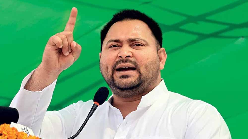 छल-कपट से दूर रहें अफसर— तेजस्वी यादव का चुनाव आयोग को कड़ा संदेश