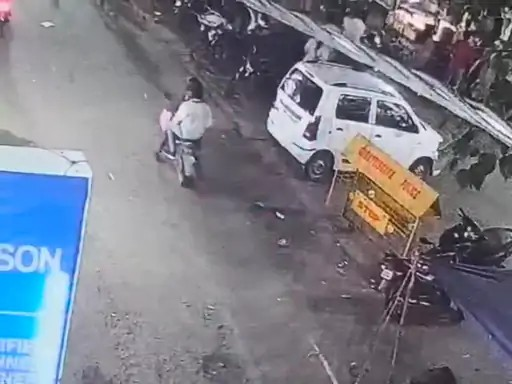 मनेन्द्रगढ़ में महिला से चेन स्नेचिंग, पर्स लूटा:बदमाशों ने गांधी चौक पर दिया वारदात को अंजाम, 24 घंटे बाद भी आरोपी फरार