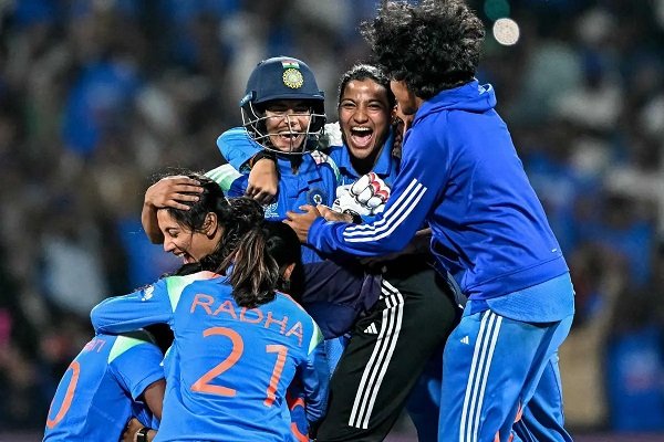 Women’s World Cup: देश के दिग्गजों ने भारतीय महिला टीम को सराहा, तेंदुलकर बोले- तिरंगा यूं ही लहराता रहे