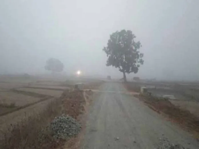 उत्तर भारत से आ रही ठंडी हवाओं से छत्तीसगढ़ में शीतलहर की संभावना, इन जिलों में गिरेगा तापमान उत्तर भारत से आ रही ठंडी हवाओं से छत्तीसगढ़ में शीतलहर की संभावना, इन जिलों में गिरेगा तापमान