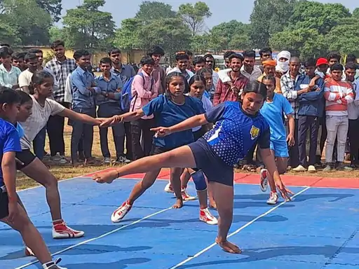 बस्तर ओलंपिक शुरू, 688 खिलाड़ियों ने हिस्सा लिया:कबड्डी-बैडमिंटन जैसे गेम्स हो रहे; हर वर्ग के खिलाड़ी दिखा रहे दमखम
