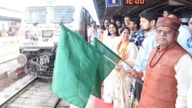 मुख्यमंत्री तीर्थ दर्शन योजना के तहत दुर्ग संभाग के 800 तीर्थयात्री द्वारका, सोमनाथ एवं नागेश्वर के लिए हुए रवाना
