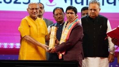 छत्तीसगढ रजत महोत्सव-2025 : उप राष्ट्रपति सीपी राधाकृष्णन ने छत्तीसगढ़ के 34 अलंकरण से 37 विभूतियों एवं 4 संस्थाओं को किया सम्मानित