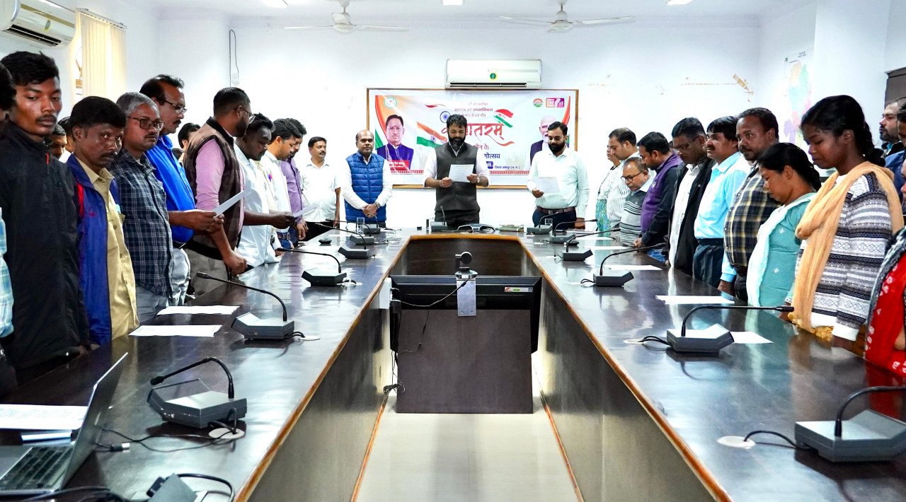 प्रधानमंत्री नरेंद्र मोदी ने राष्ट्रीय गीत ‘वंदे मातरम्’ के 150 वर्ष पूरे होने पर वर्षभर चलने वाले समारोह का किया शुभारंभ प्रधानमंत्री नरेंद्र मोदी ने राष्ट्रीय गीत ‘वंदे मातरम्’ के 150 वर्ष पूरे होने पर वर्षभर चलने वाले समारोह का किया शुभारंभ