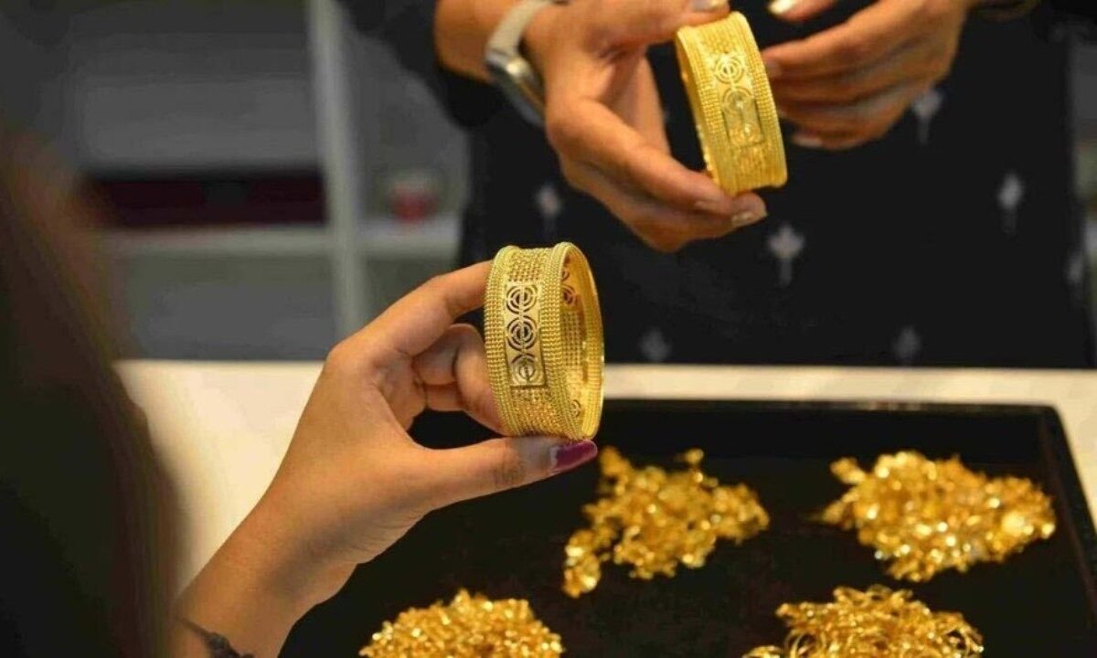 6 नवंबर को 10g सोना हुआ ₹319 सस्ता, चांदी में आई ₹1,208 की उछाल