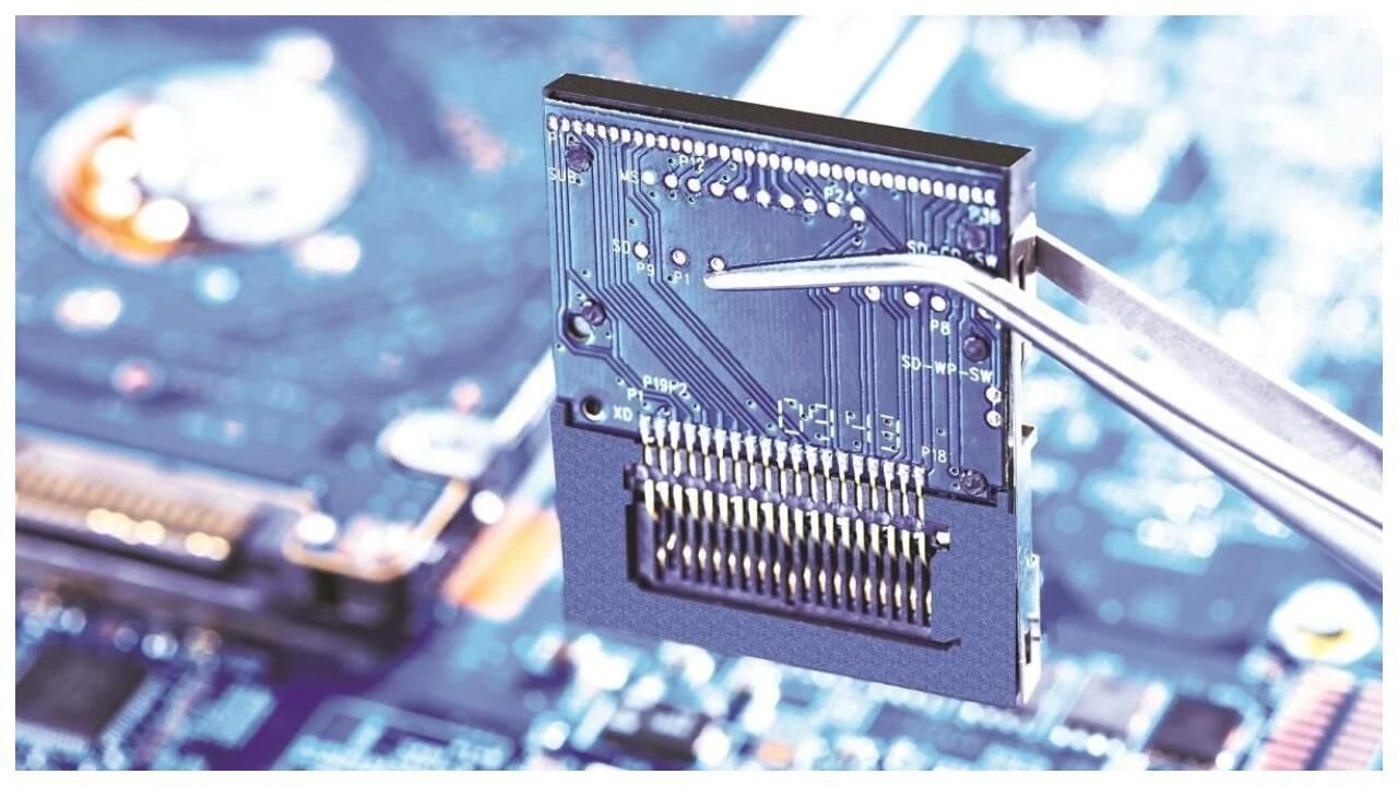 12500% का रिटर्न देने वाले स्टॉक को लेकर BSE एक्शन में, निवेशकों को जारी की चेतावनी