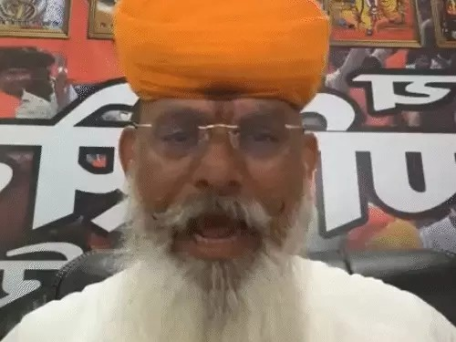 क्षत्रिय करणी सेना अध्यक्ष बोले-छत्तीसगढ़ में पुलिसवालों के घर घुसेंगे:वीरेंद्र तोमर के सपोर्ट में कहा- आतंकवादी था क्या, जो जुलूस निकाला, मुंहतोड़ जवाब देंगे