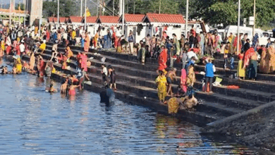 कार्तिक पूर्णिमा पर अमरकंटक में आस्था की डूबकी:श्रद्धालुओं ने नर्मदा तट पर किया पुण्य स्नान