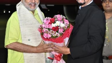 राज्यपाल डेका ने उपराष्ट्रपति राधाकृष्णन का किया एयरपोर्ट पर स्वागत