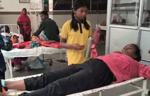 पेंड्रा में तेज रफ़्तार ऑटो पलटने से 7 खिलाडी छात्राएं हुई घायल, गंभीर रूप से घायल छात्राओं को अस्पताल में किया गया भर्ती