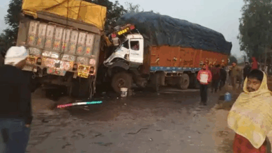 नेशनल हाईवे 43 में ट्रेलर-ट्रक की भिड़ंत, 2 की मौत:घंटों बंद रहा अंबिकापुर-मनेंद्रगढ़ मुख्य मार्ग, केबिन में फंसा रहा शव; 2 अन्य घायल